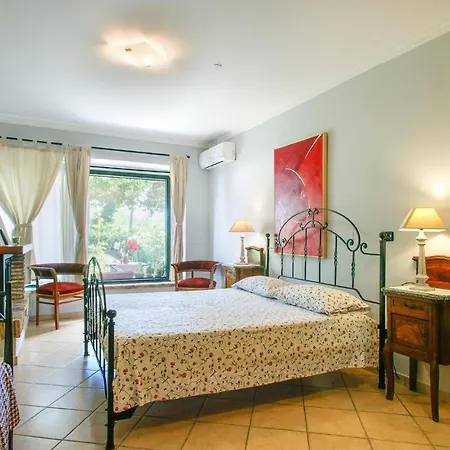 Lovely In With Kitchen Nyaraló Montefiore Conca